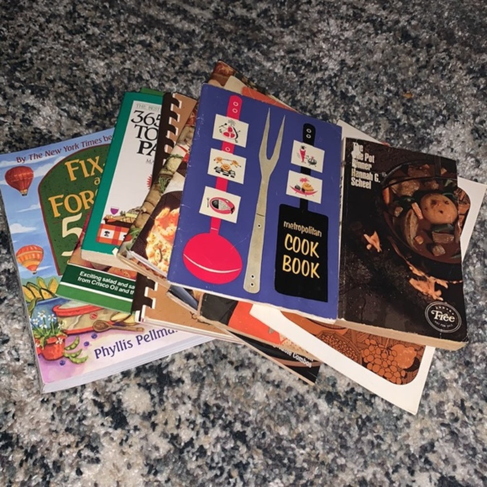 Huge bundle of 12 cookbooks most are vintage